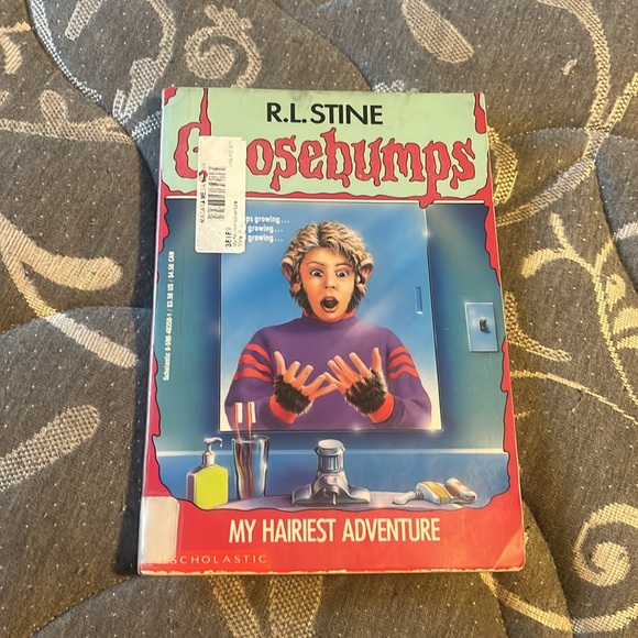 Scholastic Three Vintage R.L. Stine Goosebumps Books - Picture 9 of 10